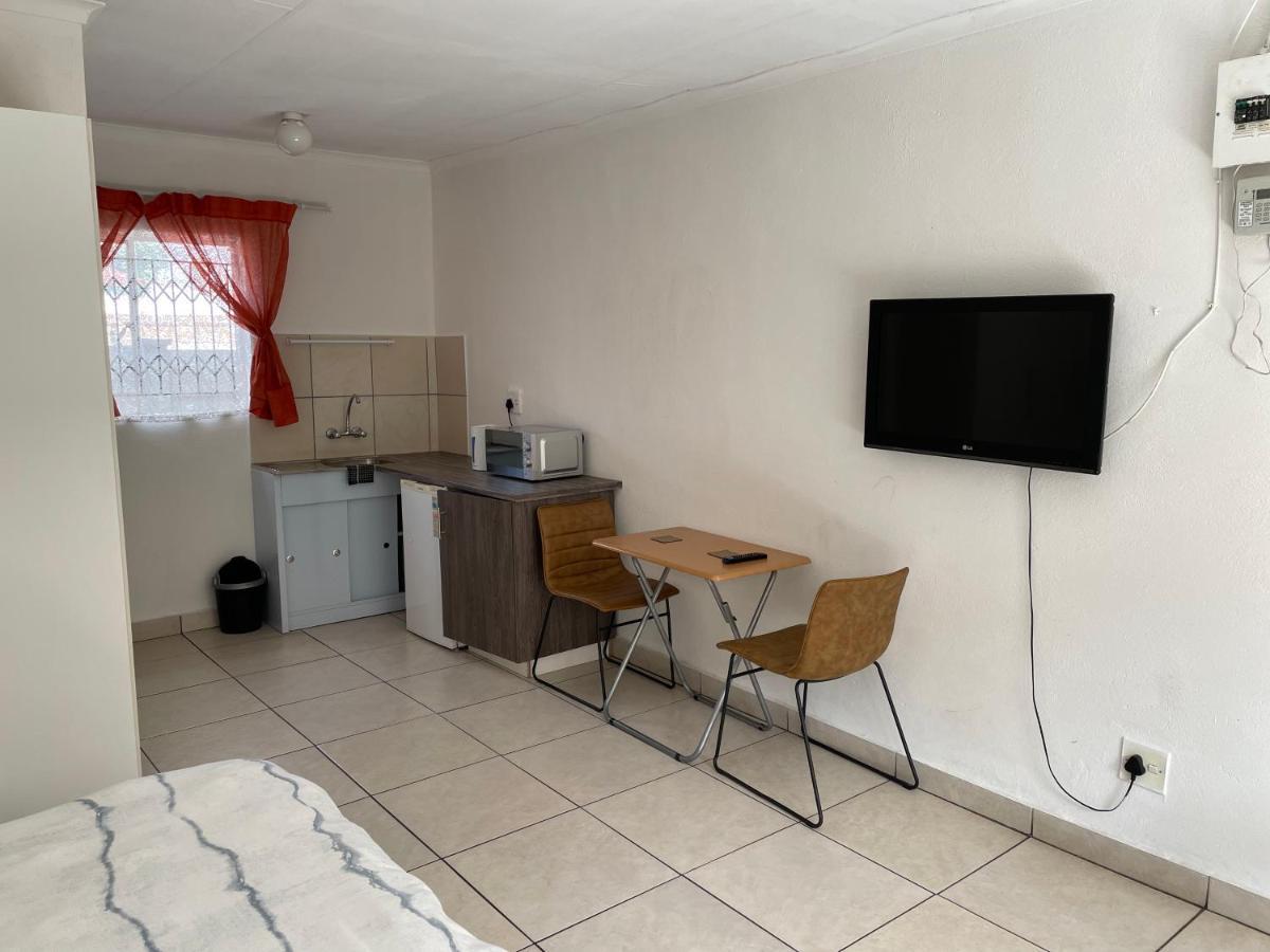 La Fiance Village Polokwane Esterno foto