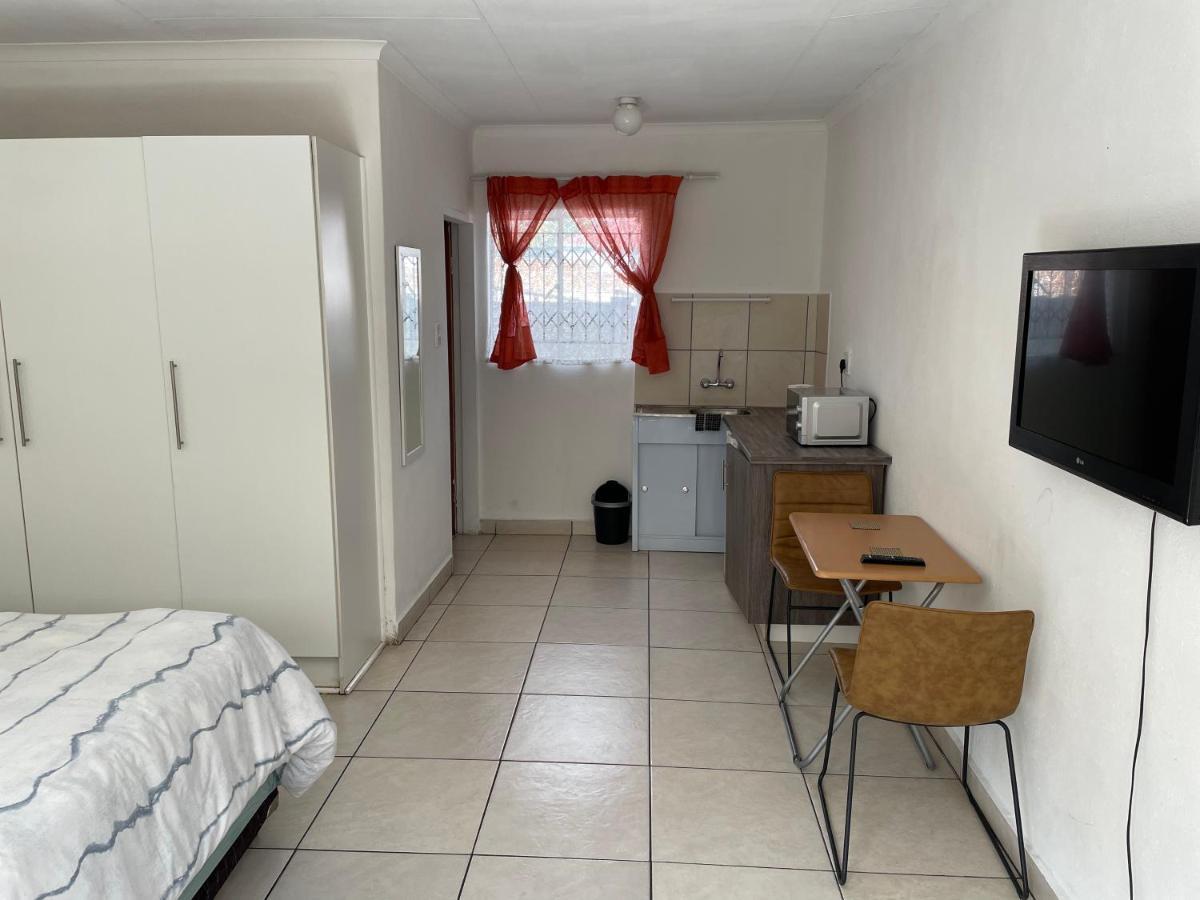 La Fiance Village Polokwane Esterno foto